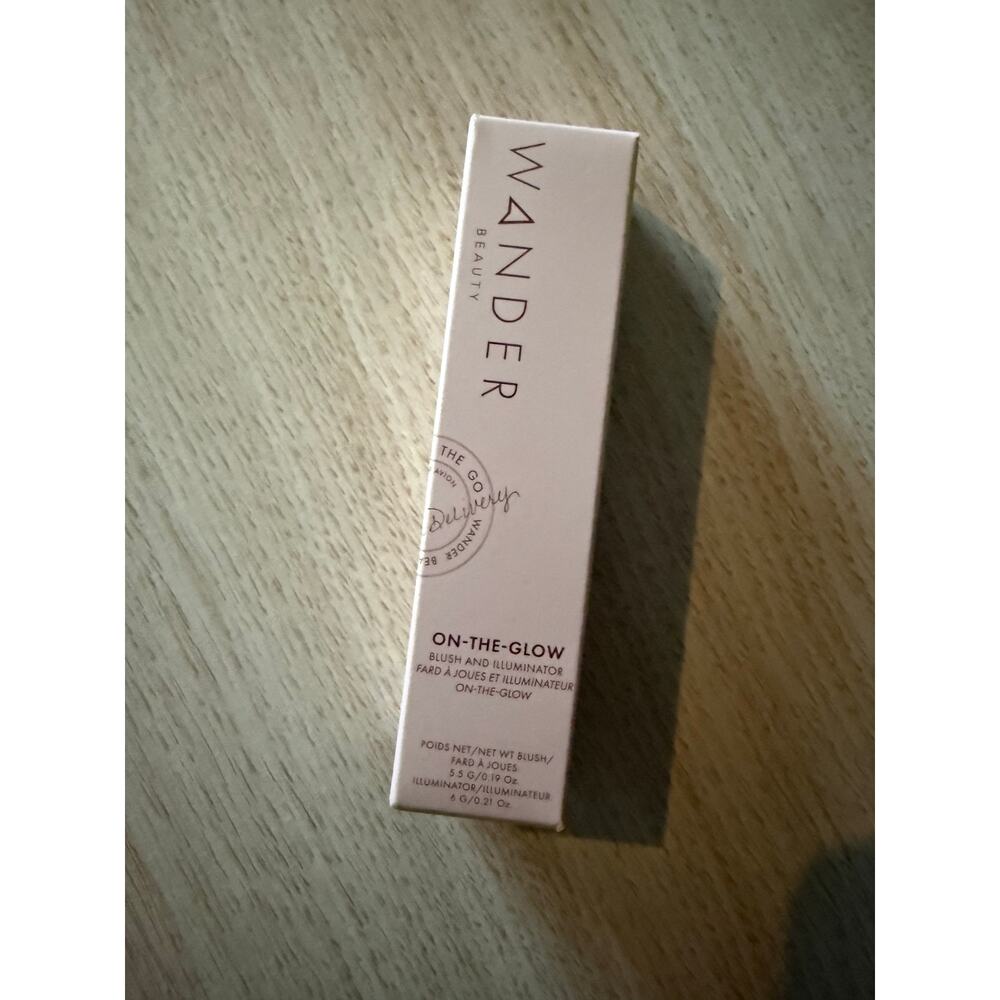 $38 New Wander Beauty On-the-Glow Blush and Illuminator - Coral Rose - Picture 7 of 8